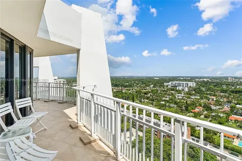 4000 Towerside Terrace Miami FL 33138