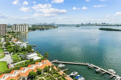 4000 Towerside Terrace Miami FL 33138