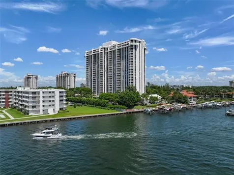 4000 Towerside Terrace Miami FL 33138