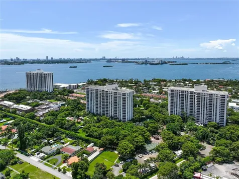 4000 Towerside Terrace Miami FL 33138