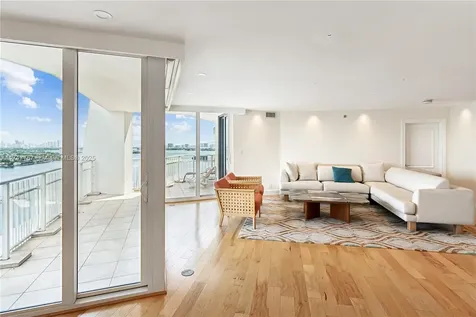 4000 Towerside Terrace Miami FL 33138