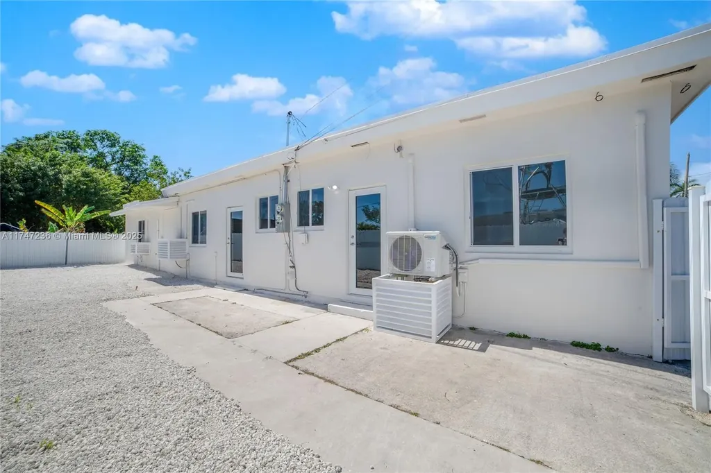 10272 SW 178th Street Miami FL 33157