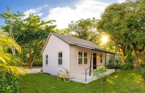 3536 William Avenue Miami FL 33133