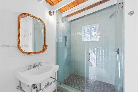 3536 William Avenue Miami FL 33133
