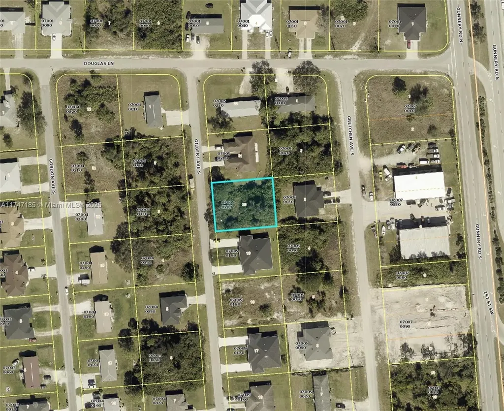 109/111 Gilbert Avenue S Lehigh Acres FL 33973