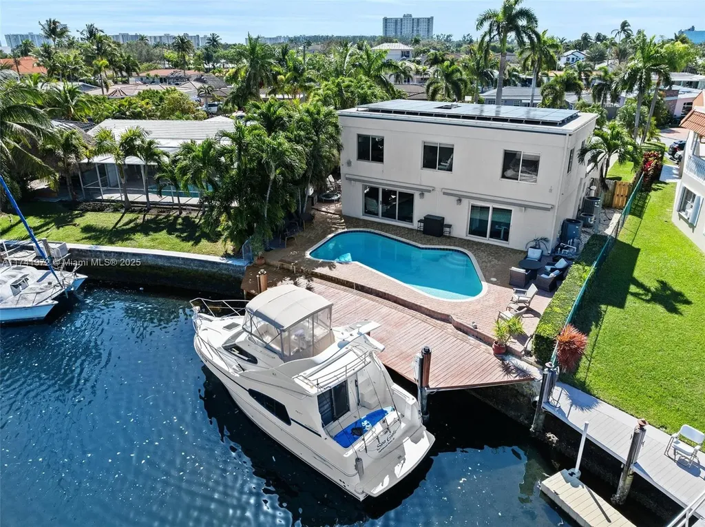 2219 SE 9th Street Pompano Beach FL 33062