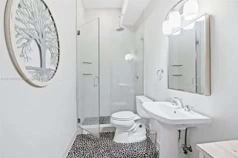 2219 SE 9th Street Pompano Beach FL 33062