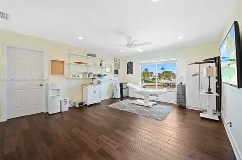 2219 SE 9th Street Pompano Beach FL 33062