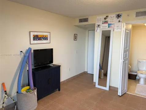 17555 Collins Avenue Sunny Isles Beach FL 33160