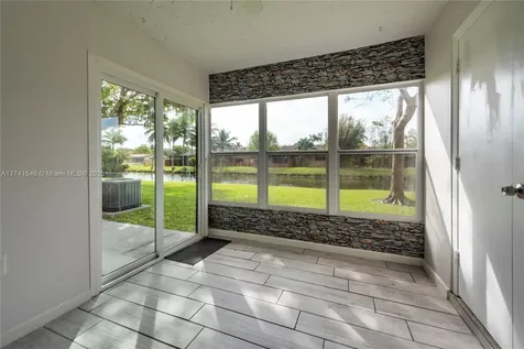 7902 NW 10th Street Plantation FL 33322