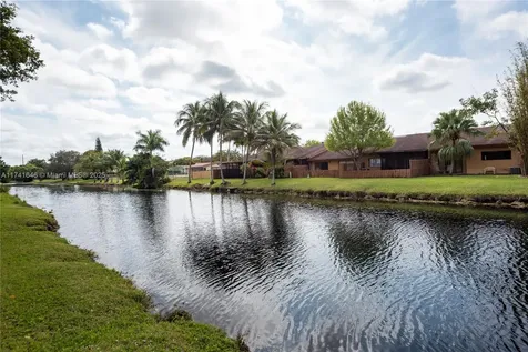 7902 NW 10th Street Plantation FL 33322