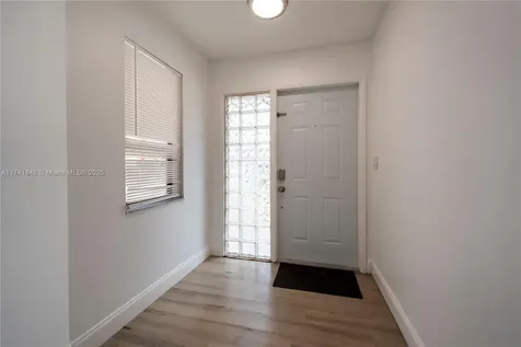 7902 NW 10th Street Plantation FL 33322