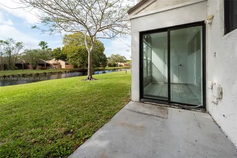 7902 NW 10th Street Plantation FL 33322