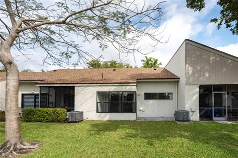 7902 NW 10th Street Plantation FL 33322