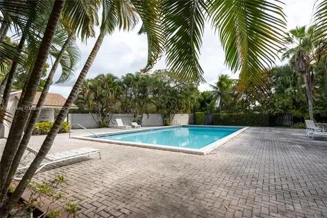 7902 NW 10th Street Plantation FL 33322