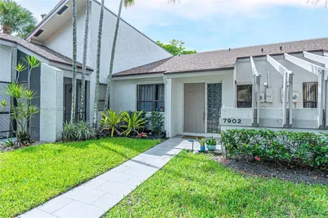7902 NW 10th Street Plantation FL 33322