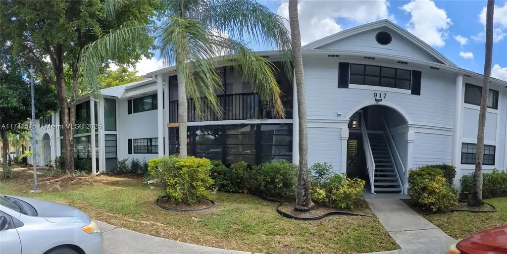 917 NE 199th Street Miami FL 33179