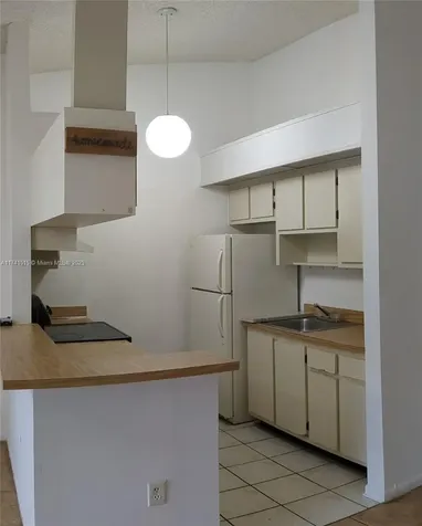 917 NE 199th Street Miami FL 33179