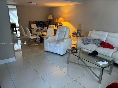 10806 N Kendall Drive Miami FL 33176