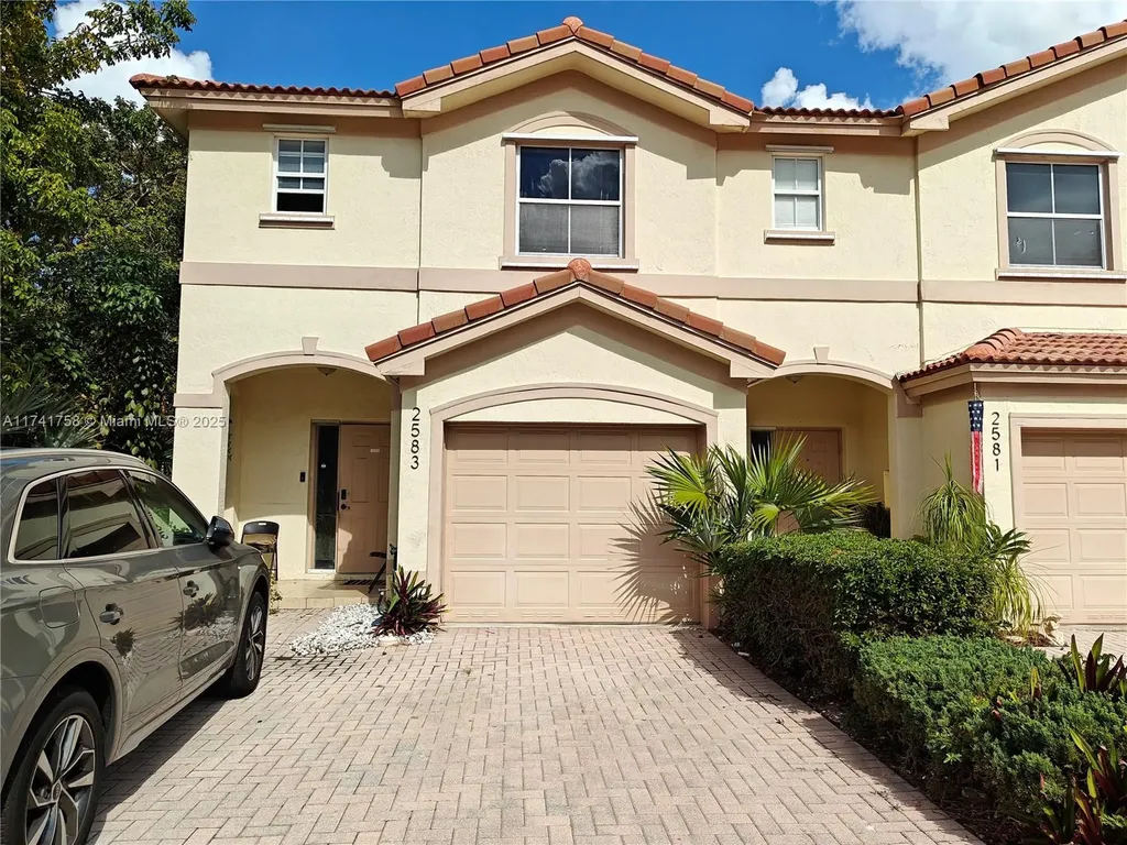 2583 Riverside Drive Coral Springs FL 33065