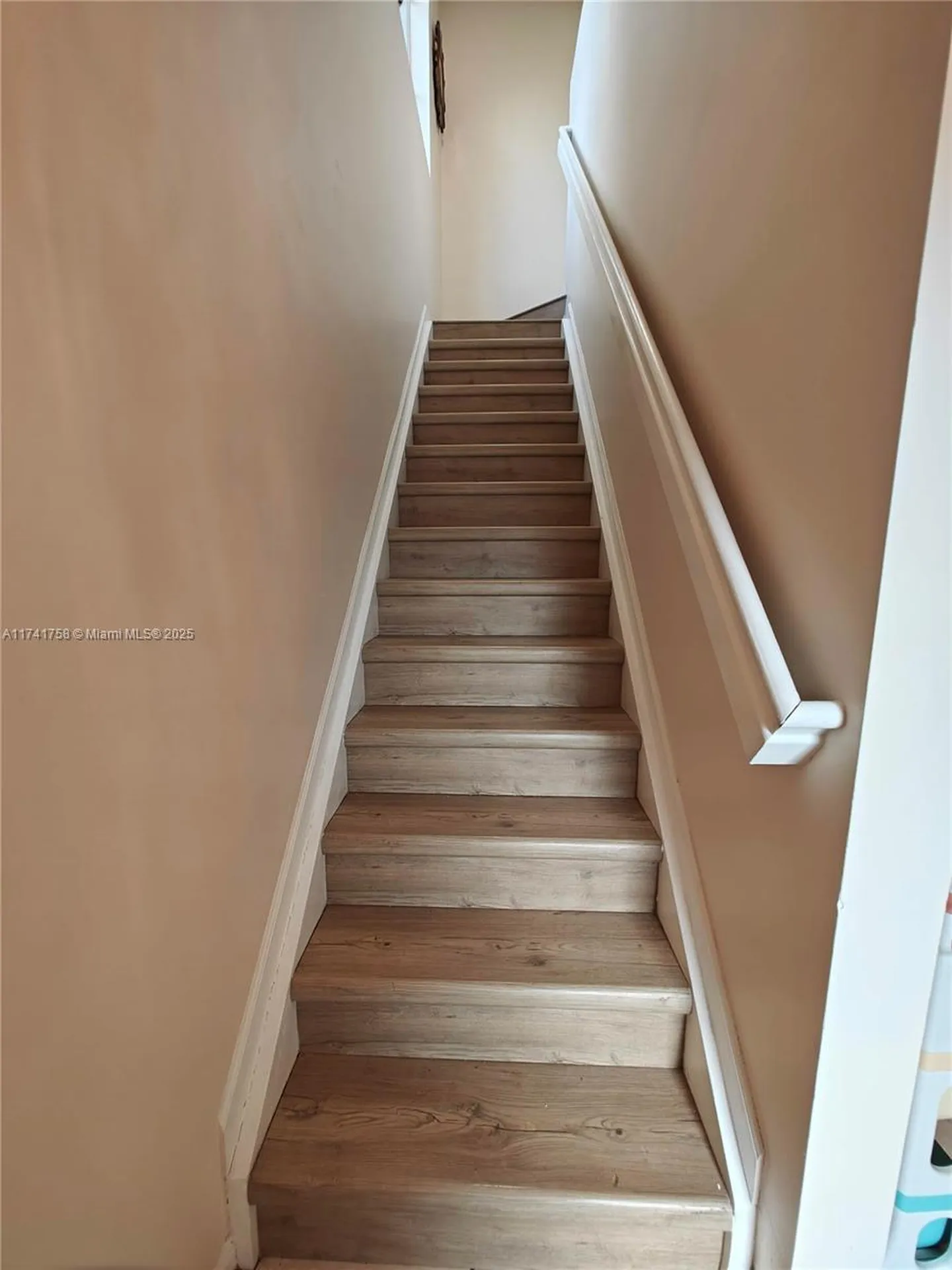 2583 Riverside Drive Coral Springs FL 33065