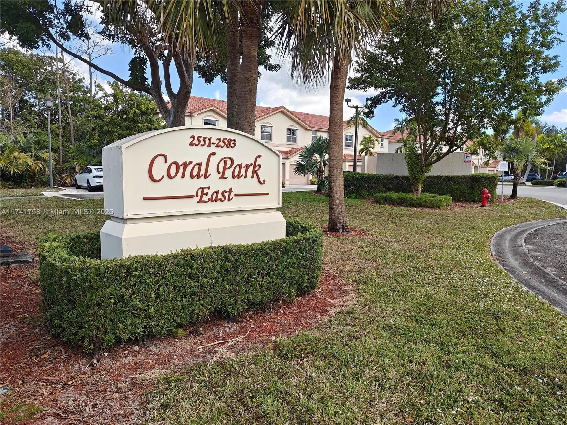 2583 Riverside Drive Coral Springs FL 33065