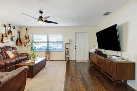 1914 Rodman Street Hollywood FL 33020