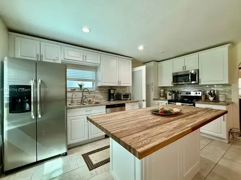 1914 Rodman Street Hollywood FL 33020