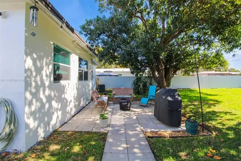 1914 Rodman Street Hollywood FL 33020