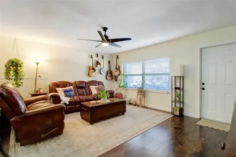 1914 Rodman Street Hollywood FL 33020