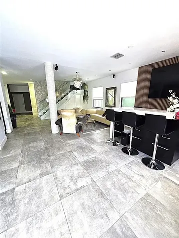 10255 NW 86th Street Doral FL 33178