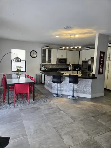 10255 NW 86th Street Doral FL 33178