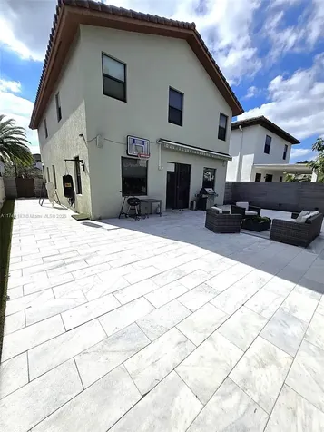 10255 NW 86th Street Doral FL 33178