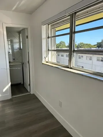 15201 NE 6th Avenue Miami FL 33162