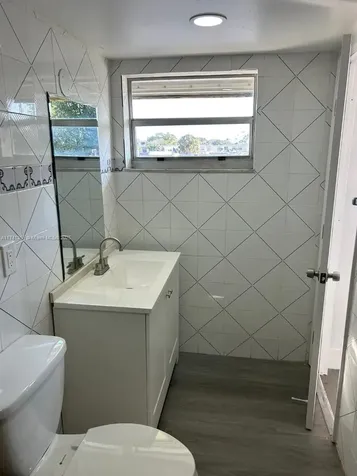 15201 NE 6th Avenue Miami FL 33162