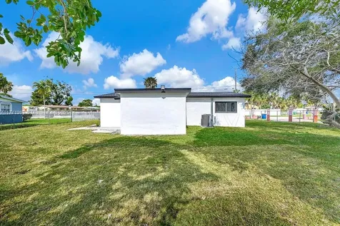 2210 NW 204th Street Miami Gardens FL 33056