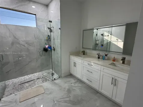 512 NE Juanita Place Cape Coral FL 33909