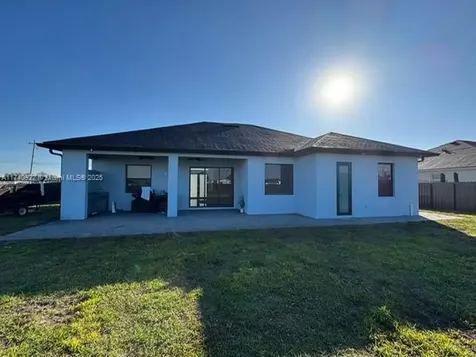 512 NE Juanita Place Cape Coral FL 33909