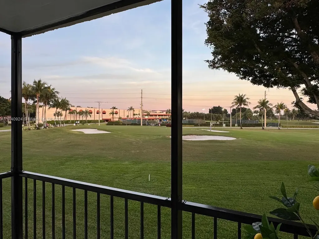 9200 N Hollybrook Lake Drive Pembroke Pines FL 33025