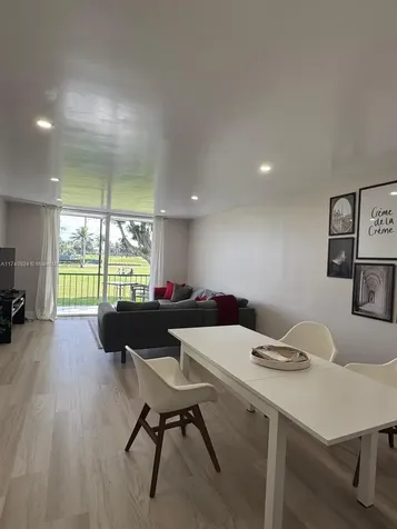 9200 N Hollybrook Lake Drive Pembroke Pines FL 33025