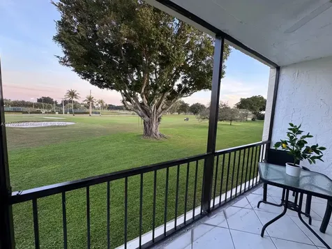 9200 N Hollybrook Lake Drive Pembroke Pines FL 33025