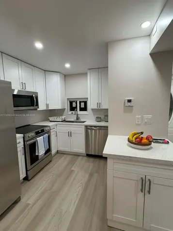 9200 N Hollybrook Lake Drive Pembroke Pines FL 33025
