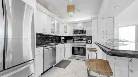 7135 Collins Avenue Miami Beach FL 33141