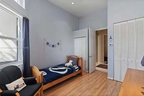 1113 SW 156th Terrace Pembroke Pines FL 33027