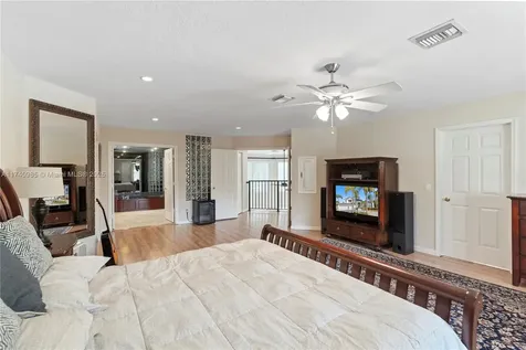1113 SW 156th Terrace Pembroke Pines FL 33027