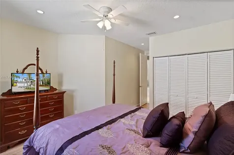 1113 SW 156th Terrace Pembroke Pines FL 33027