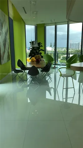 Miami FL 33137