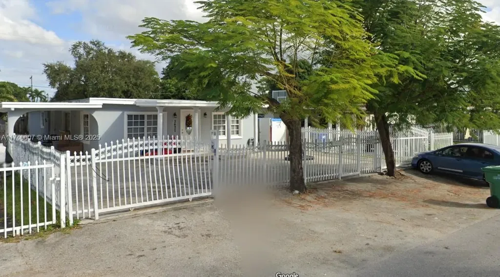 3427 NW 101st Street Miami FL 33147