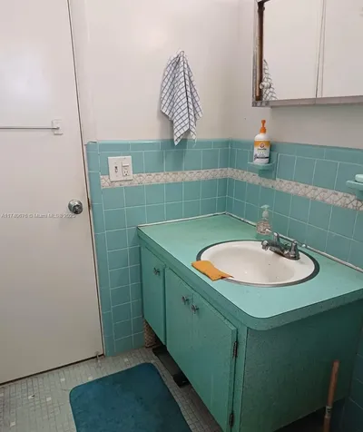 17090 NE 14th Avenue Miami FL 33162