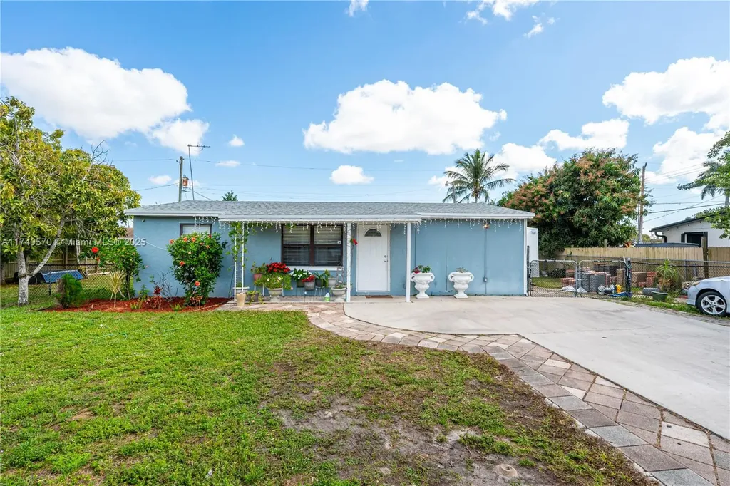 1660 W Breezy Lane West Palm Beach FL 33417